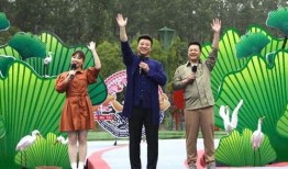 近期八卦爆料新闻报道视频,某明星恋情曝光，幕后真相令人震惊！”